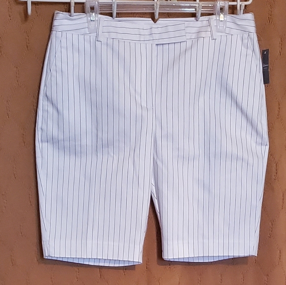 Dress Bermuda Shorts - Picture 1 of 7